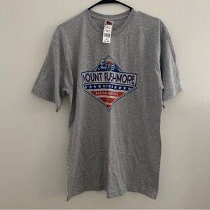 Mount Rushmore memorial souvenir t-shirt